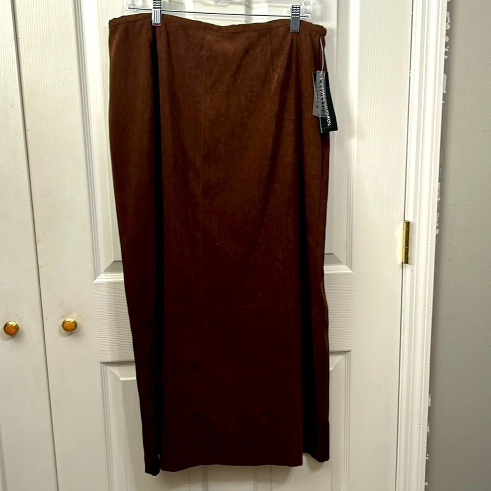 Norton mcnaughton skirt. NWT. Brown. Size 16